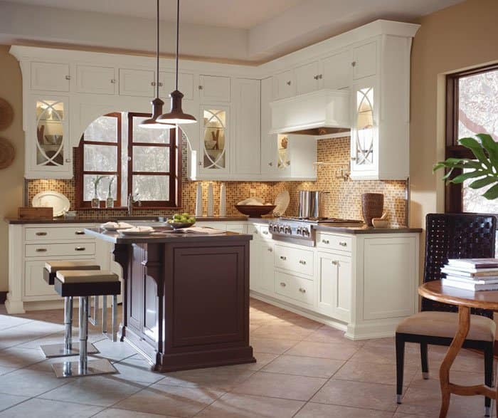 For kitchen remodeling Woodstock GA calls Legacy Home Renovations.